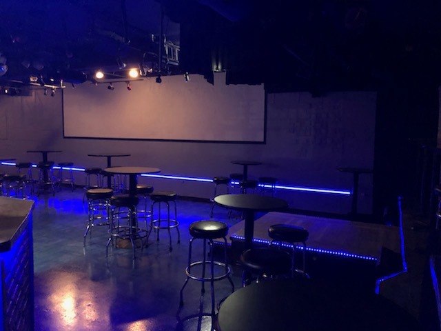Cruisin' 7th Show Bar and Lounge