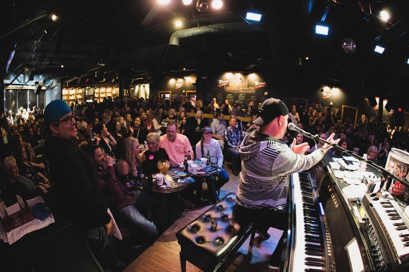 Pete's Dueling Piano Bar